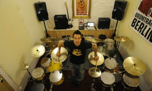 dirk_erchinger_drumtrainer_berlin-foto_by_thorsten_eichhorst_banner_1000_566_60_c1